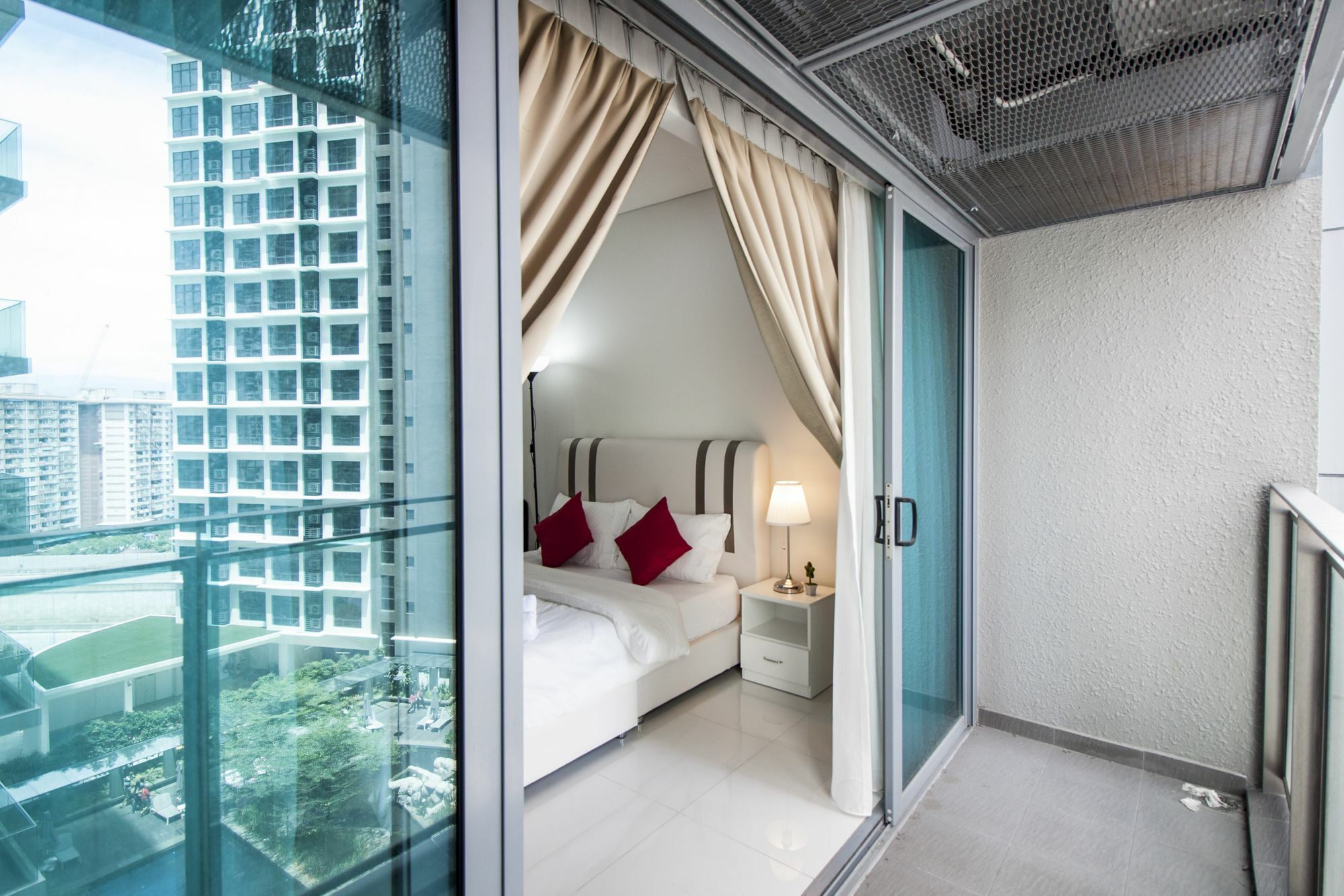 Summer Suites By Plush Kuala Lumpur Bagian luar foto