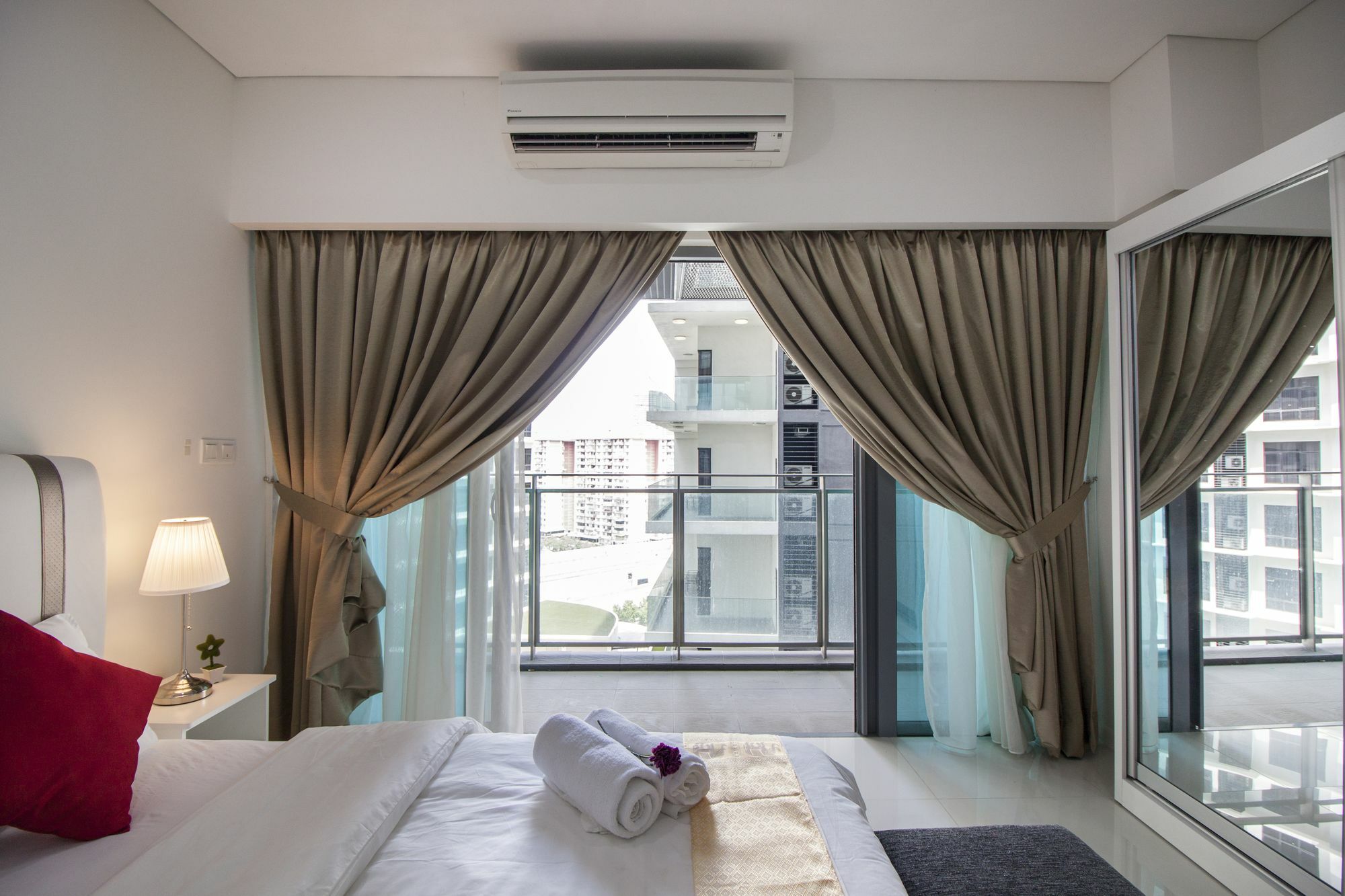 Summer Suites By Plush Kuala Lumpur Bagian luar foto